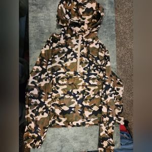 Twain camo Windbreaker